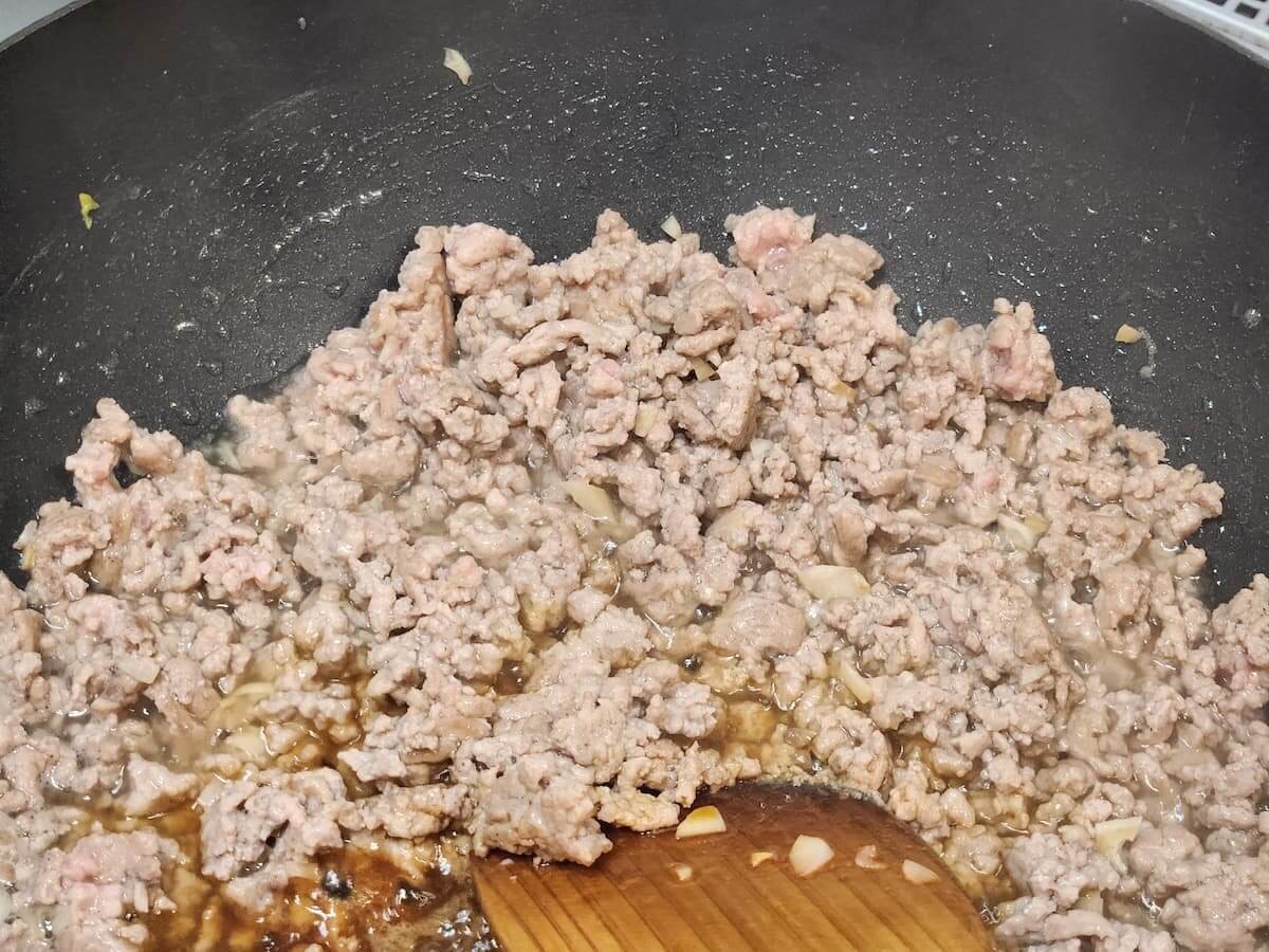 「たっぷりピリ辛豚ミンチ丼」